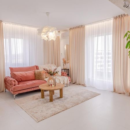 Apartamento Penthouse View Aeroport Iasi 2 Exterior foto