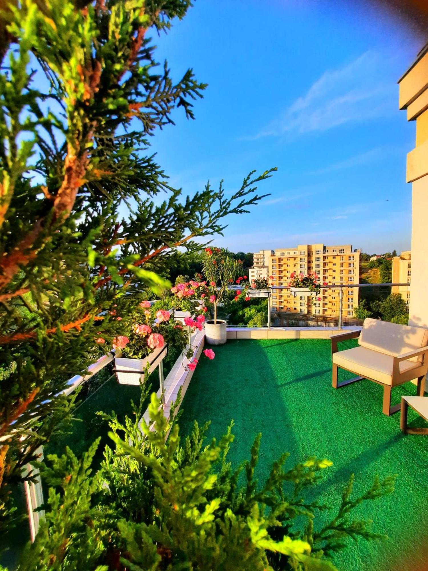 Apartamento Penthouse View Aeroport Iasi 2 Exterior foto