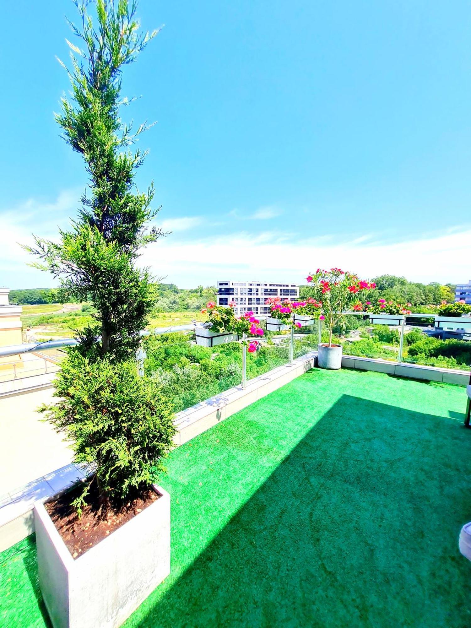 Apartamento Penthouse View Aeroport Iasi 2 Exterior foto